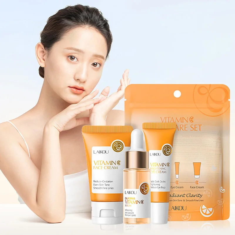 3pcs/set LAIKOU Vitamine C 24K Golden Sakura Ensembles de soins de la peau Crème pour le visage Sérum Crème pour les yeux Kit de soins du visage anti-rides